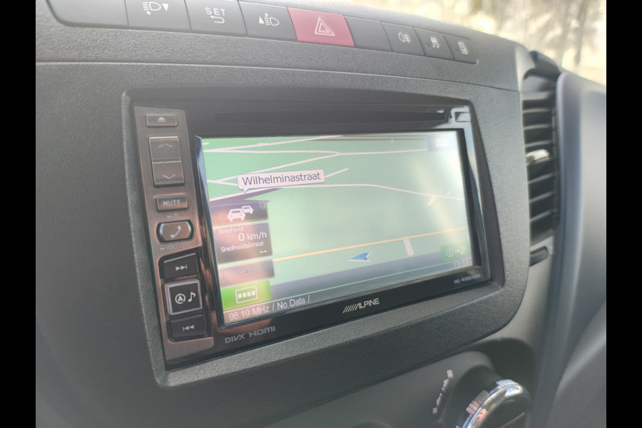 Iveco Daily 3.0I CNG Kraan Laadbak AUT-6 HIAB 3-Persoons Navi Ecc Trekhaak Camera Blue power Alpine 2-Din Infotainment Sys. Bluetooth Opbergkasten Betonplex Vloer Compressed Natural Gas (CNG) EURO-6 375 35S14N Voertuig 1e Eigenaar Euro 6