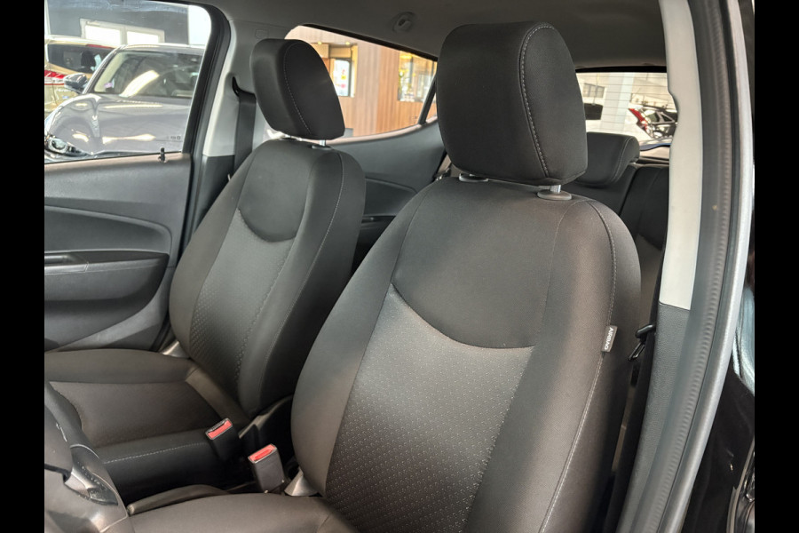 Opel KARL 1.0 ecoFLEX 75pk Black Edition CRUISE/MEDIA/AIRCO