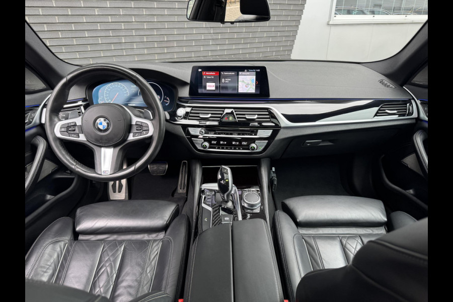 BMW 5 Serie Sedan 530i High Executive M Sport Pakket Automaat / Navigatie Professional / Schuif-/kanteldak / Harman Kardon / Comfortstoelen / Soft Close / Head-Up Display / 20 Inch / Leder / Active Steering
