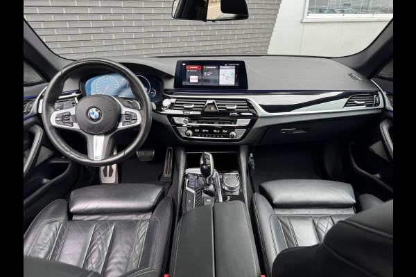 BMW 5 Serie Sedan 530i High Executive M Sport Pakket Automaat / Navigatie Professional / Schuif-/kanteldak / Harman Kardon / Comfortstoelen / Soft Close / Head-Up Display / 20 Inch / Leder / Active Steering