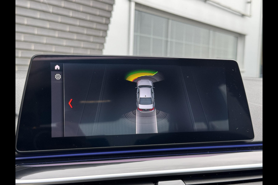 BMW 5 Serie Sedan 530i High Executive M Sport Pakket Automaat / Navigatie Professional / Schuif-/kanteldak / Harman Kardon / Comfortstoelen / Soft Close / Head-Up Display / 20 Inch / Leder / Active Steering