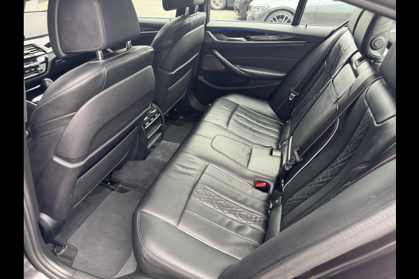 BMW 5 Serie Sedan 530i High Executive M Sport Pakket Automaat / Navigatie Professional / Schuif-/kanteldak / Harman Kardon / Comfortstoelen / Soft Close / Head-Up Display / 20 Inch / Leder / Active Steering