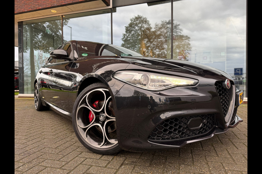 Alfa Romeo Giulia 2.0T Sprint - Automaat - Pano/Schuifdak - Leder - Navi - Afn. Trekhaak -Org.NL
