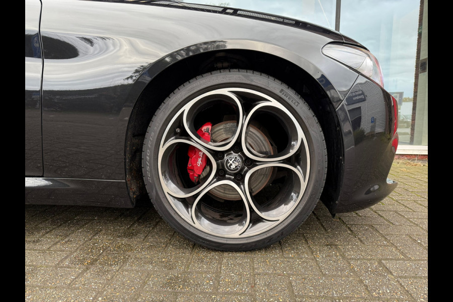 Alfa Romeo Giulia 2.0T Sprint - Automaat - Pano/Schuifdak - Leder - Navi - Afn. Trekhaak -Org.NL