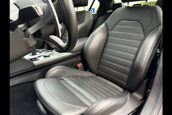 Alfa Romeo Giulia 2.0T Sprint - Automaat - Pano/Schuifdak - Leder - Navi - Afn. Trekhaak -Org.NL