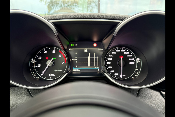 Alfa Romeo Giulia 2.0T Sprint - Automaat - Pano/Schuifdak - Leder - Navi - Afn. Trekhaak -Org.NL