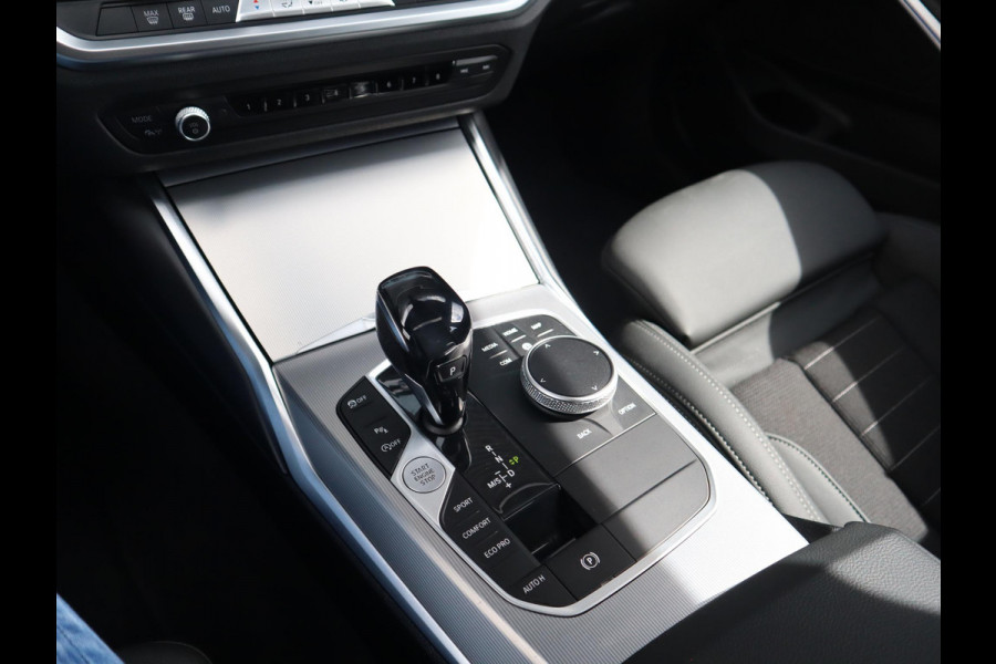 BMW 3 Serie Touring 320i Executive Sport Line Automaat / Live Cockpit Professional / Trekhaak / Panoramadak / Apple CarPlay / 18 Inch / Hifi / LED / Shadow Line