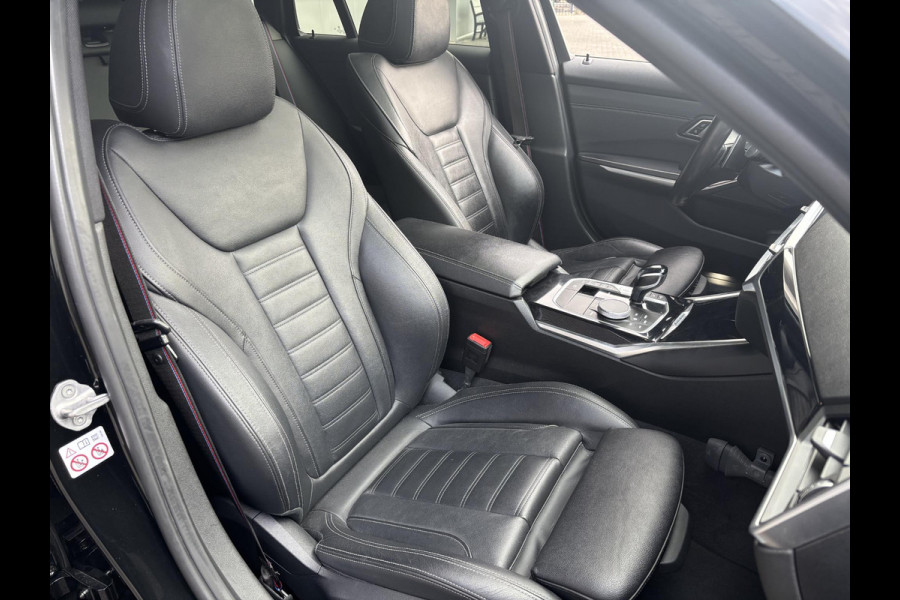 BMW 3 Serie Touring 330i xDrive High Executive M Sport Pakket Automaat / Live Cockpit Professional / Panoramadak / Trekhaak / Leder / Apple CarPlay / Harman Kardon / 19 Inch / Shadow Line / Laserlicht / Head-Up Display / M Sportremsysteem / Adaptief M-onderstel