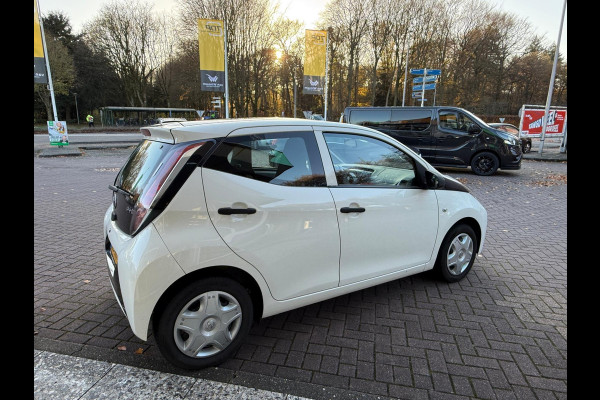 Toyota Aygo 1.0 VVT-i x-now