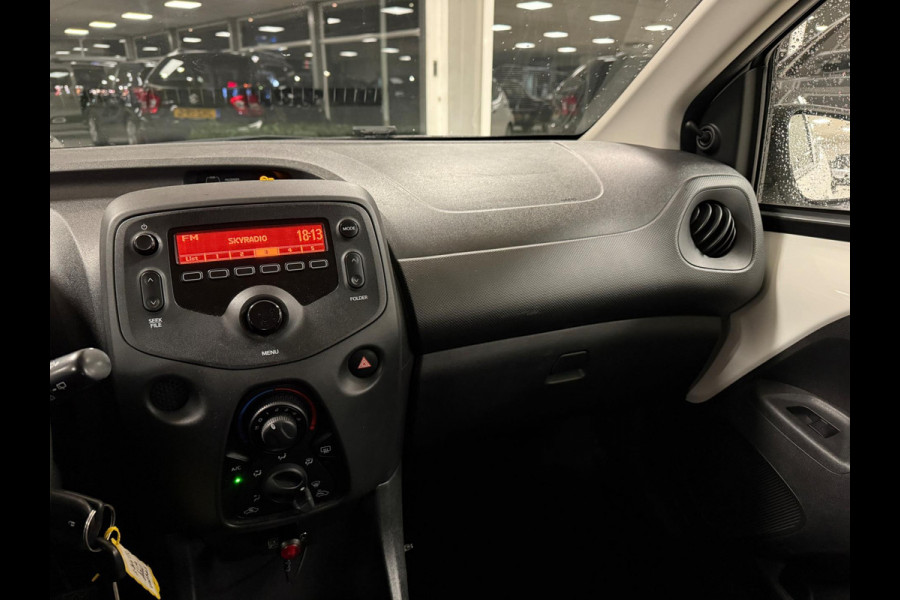 Toyota Aygo 1.0 VVT-i x-now