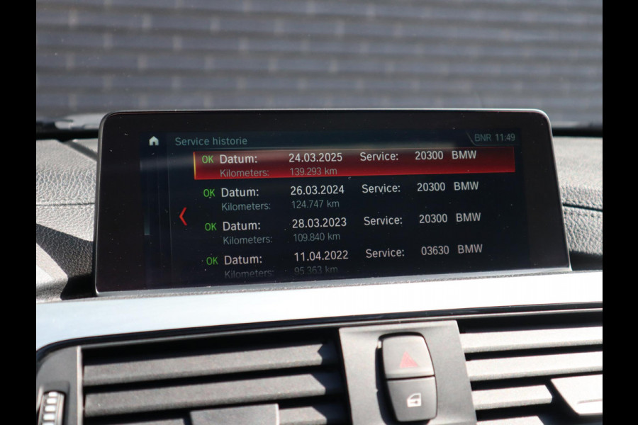 BMW 3 Serie Touring 320i High Executive M Sport Pakket Automaat / Panoramadak / Navigatie Professional / Leder / 19 Inch / Shadow Line / LED / Stoelverwarming / Lichtpakket / Achteruitrijcamera / Extra Getint Glas