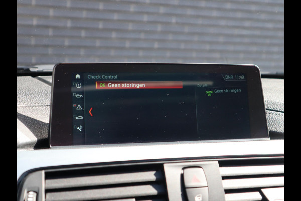 BMW 3 Serie Touring 320i High Executive M Sport Pakket Automaat / Panoramadak / Navigatie Professional / Leder / 19 Inch / Shadow Line / LED / Stoelverwarming / Lichtpakket / Achteruitrijcamera / Extra Getint Glas