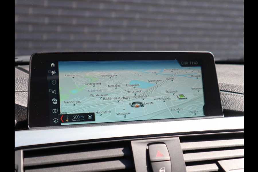 BMW 3 Serie Touring 320i High Executive M Sport Pakket Automaat / Panoramadak / Navigatie Professional / Leder / 19 Inch / Shadow Line / LED / Stoelverwarming / Lichtpakket / Achteruitrijcamera / Extra Getint Glas