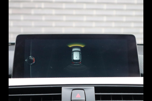 BMW 3 Serie Touring 320i High Executive M Sport Pakket Automaat / Navigatiesysteem Professional / Leder / Hifi / LED / Stoelverwarming / Climate Control / 18 Inch / Shadow Line / Extra Getint Glas / Parkeersensoren