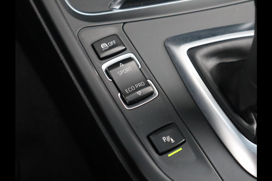BMW 3 Serie Touring 320i High Executive M Sport Pakket Automaat / Navigatiesysteem Professional / Leder / Hifi / LED / Stoelverwarming / Climate Control / 18 Inch / Shadow Line / Extra Getint Glas / Parkeersensoren