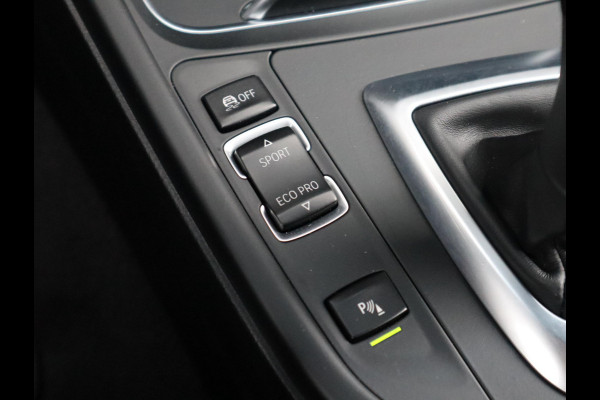 BMW 3 Serie Touring 320i High Executive M Sport Pakket Automaat / Navigatiesysteem Professional / Leder / Hifi / LED / Stoelverwarming / Climate Control / 18 Inch / Shadow Line / Extra Getint Glas / Parkeersensoren