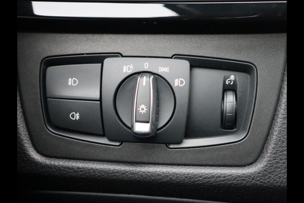 BMW 3 Serie Touring 320i High Executive M Sport Pakket Automaat / Navigatiesysteem Professional / Leder / Hifi / LED / Stoelverwarming / Climate Control / 18 Inch / Shadow Line / Extra Getint Glas / Parkeersensoren