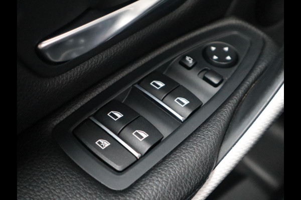 BMW 3 Serie Touring 320i High Executive M Sport Pakket Automaat / Navigatiesysteem Professional / Leder / Hifi / LED / Stoelverwarming / Climate Control / 18 Inch / Shadow Line / Extra Getint Glas / Parkeersensoren