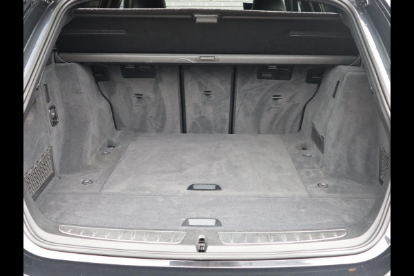 BMW 3 Serie Touring 320i High Executive M Sport Pakket Automaat / Navigatiesysteem Professional / Leder / Hifi / LED / Stoelverwarming / Climate Control / 18 Inch / Shadow Line / Extra Getint Glas / Parkeersensoren