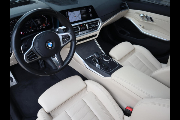 BMW 3 Serie Touring 320i High Executive M Sport Pakket Automaat / Live Cockpit Professional / Panoramadak / Leder / Adaptive Cruise Control / Head-Up Display / Apple CarPlay / 19 Inch / M Sportremsysteem / Shadow Line / LED / Extra Getint Glas / Stoelverwarming