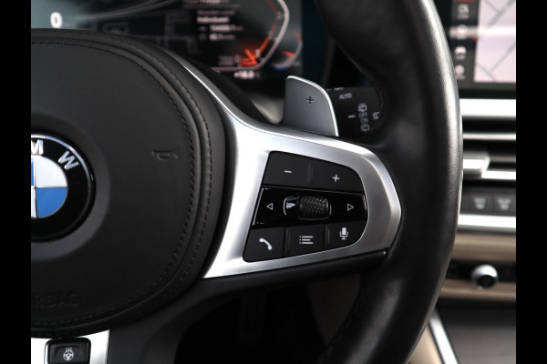 BMW 3 Serie Touring 320i High Executive M Sport Pakket Automaat / Live Cockpit Professional / Panoramadak / Leder / Adaptive Cruise Control / Head-Up Display / Apple CarPlay / 19 Inch / M Sportremsysteem / Shadow Line / LED / Extra Getint Glas / Stoelverwarming