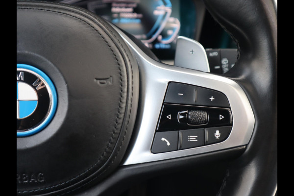 BMW 3 Serie Touring 320e xDrive High Executive M Sport Pakket Automaat / Live Cockpit Professional / Adaptief M Onderstel / Panoramadak / Stoelverwarming / Extra Getint Glas / LED / 19 Inch / Hifi / Lichtpakket