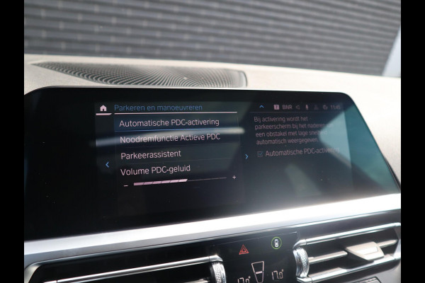 BMW 3 Serie Touring 320e xDrive High Executive M Sport Pakket Automaat / Live Cockpit Professional / Adaptief M Onderstel / Panoramadak / Stoelverwarming / Extra Getint Glas / LED / 19 Inch / Hifi / Lichtpakket