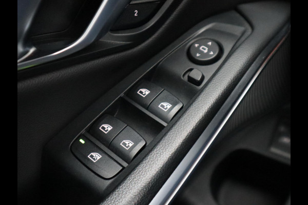 BMW 3 Serie Touring 318i Executive Luxury Line Automaat / Live Cockpit Professional / Trekhaak / Elektrisch Verstelbare Sportstoelen / LED / 18 Inch / Leder / Hifi / Chrome Line / DAB / Parkeersensoren voor+achter