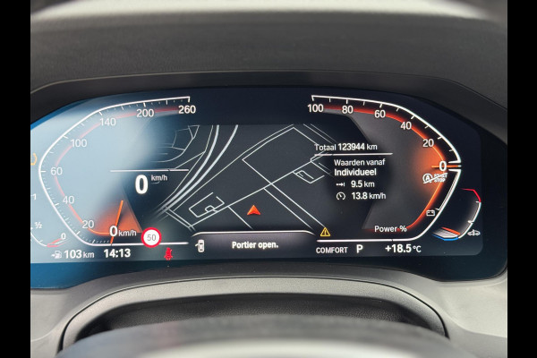 BMW 3 Serie Sedan 320i High Executive M Sport Pakket Automaat / Live Cockpit Professional / Hifi / LED / 19 Inch / DAB / Shadow Line / Neerklapbare Achterbank / M Achterspoiler / Stoelverwarming