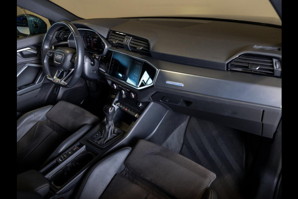 Audi Q3 35 TFSI 2x S Line / 150pk / Panorama dak / Achteruitrij camera / Keyless entry /