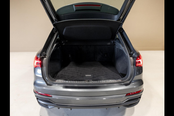 Audi Q3 35 TFSI 2x S Line / 150pk / Panorama dak / Achteruitrij camera / Keyless entry /