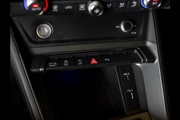 Audi Q3 35 TFSI 2x S Line / 150pk / Panorama dak / Achteruitrij camera / Keyless entry /