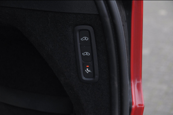 Volvo XC90 T8 455PK Automaat AWD Ultimate Bright / Bowers & Wilkins/ Luchtvering/ Semi elektrische trekhaak/ 360 camera/ Gelaagd glas/ 21'' velgen/ head-up display/ Standkachel