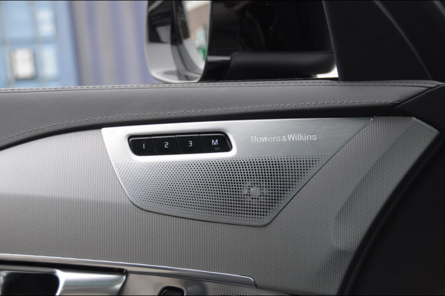 Volvo XC90 T8 455PK Automaat AWD Ultimate Bright / Bowers & Wilkins/ Luchtvering/ Semi elektrische trekhaak/ 360 camera/ Gelaagd glas/ 21'' velgen/ head-up display/ Standkachel