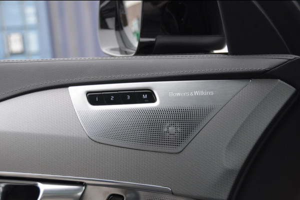 Volvo XC90 T8 455PK Automaat AWD Ultimate Bright / Bowers & Wilkins/ Luchtvering/ Semi elektrische trekhaak/ 360 camera/ Gelaagd glas/ 21'' velgen/ head-up display/ Standkachel
