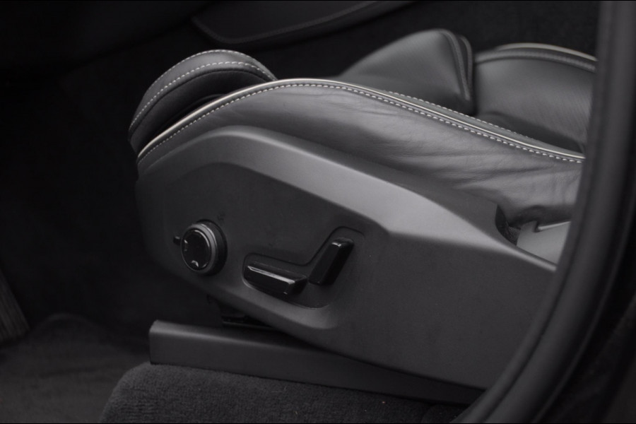 Volvo XC90 T8 455PK Automaat AWD Ultimate Bright / Bowers & Wilkins/ Luchtvering/ Semi elektrische trekhaak/ 360 camera/ Gelaagd glas/ 21'' velgen/ head-up display/ Standkachel