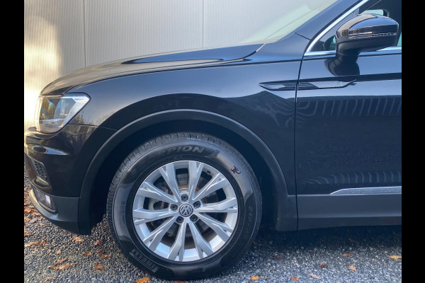 Volkswagen Tiguan 1.4 TSI R-Line |DSG | ACC |Trekhaak |Massagestoel|Stoel/stuurverw |Dealer onderh KM 52.900 !!!