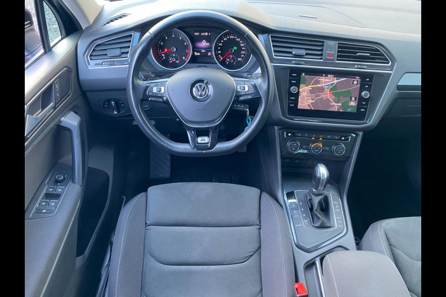 Volkswagen Tiguan 1.4 TSI R-Line |DSG | ACC |Trekhaak |Massagestoel|Stoel/stuurverw |Dealer onderh KM 52.900 !!!
