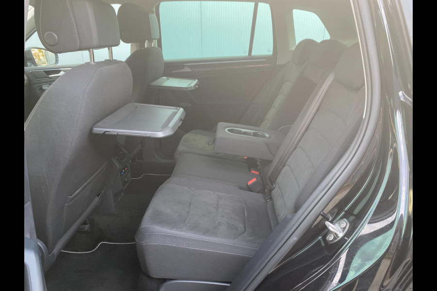 Volkswagen Tiguan 1.4 TSI R-Line |DSG | ACC |Trekhaak |Massagestoel|Stoel/stuurverw |Dealer onderh KM 52.900 !!!