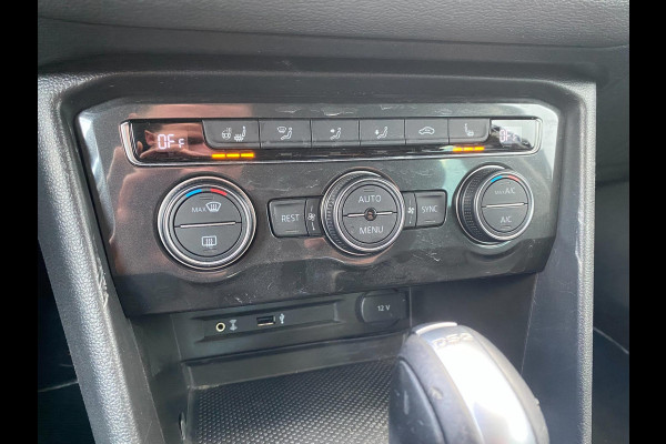 Volkswagen Tiguan 1.4 TSI R-Line |DSG | ACC |Trekhaak |Massagestoel|Stoel/stuurverw |Dealer onderh KM 52.900 !!!