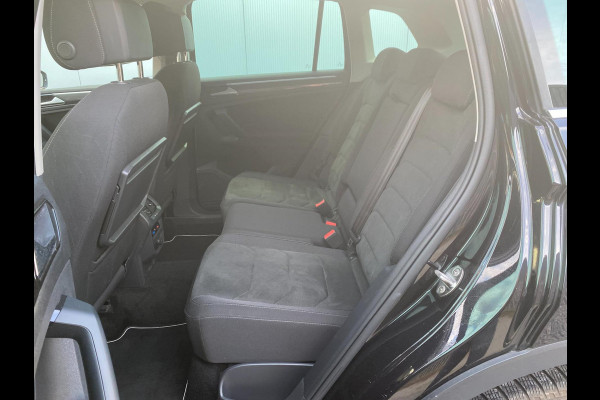 Volkswagen Tiguan 1.4 TSI R-Line |DSG | ACC |Trekhaak |Massagestoel|Stoel/stuurverw |Dealer onderh KM 52.900 !!!