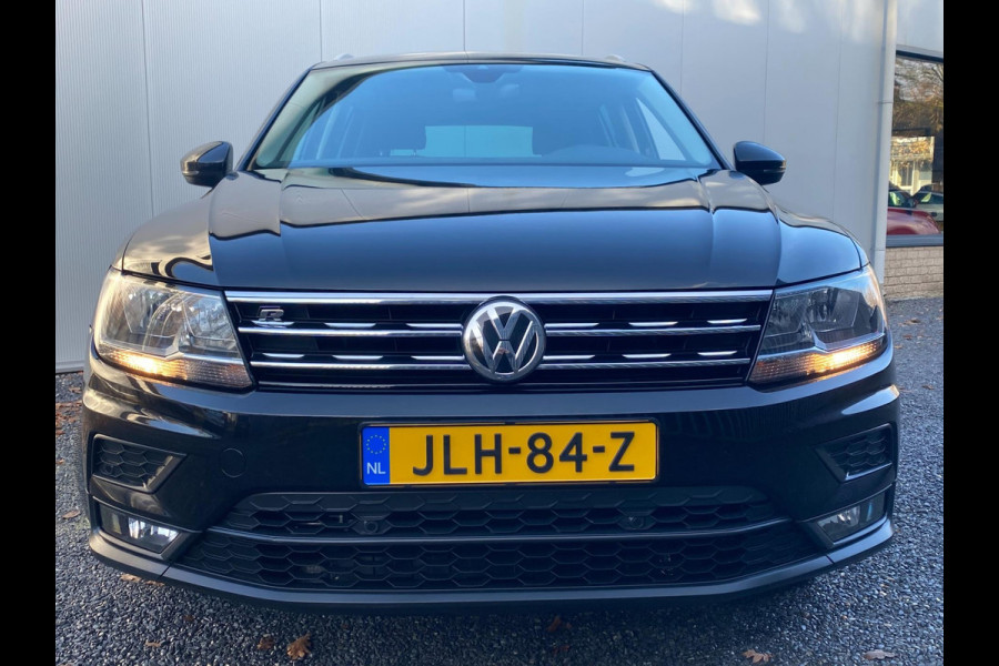 Volkswagen Tiguan 1.4 TSI R-Line |DSG | ACC |Trekhaak |Massagestoel|Stoel/stuurverw |Dealer onderh KM 52.900 !!!