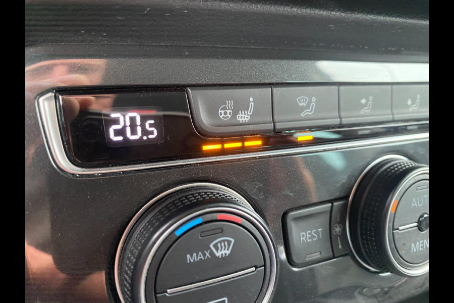 Volkswagen Tiguan 1.4 TSI R-Line |DSG | ACC |Trekhaak |Massagestoel|Stoel/stuurverw |Dealer onderh KM 52.900 !!!