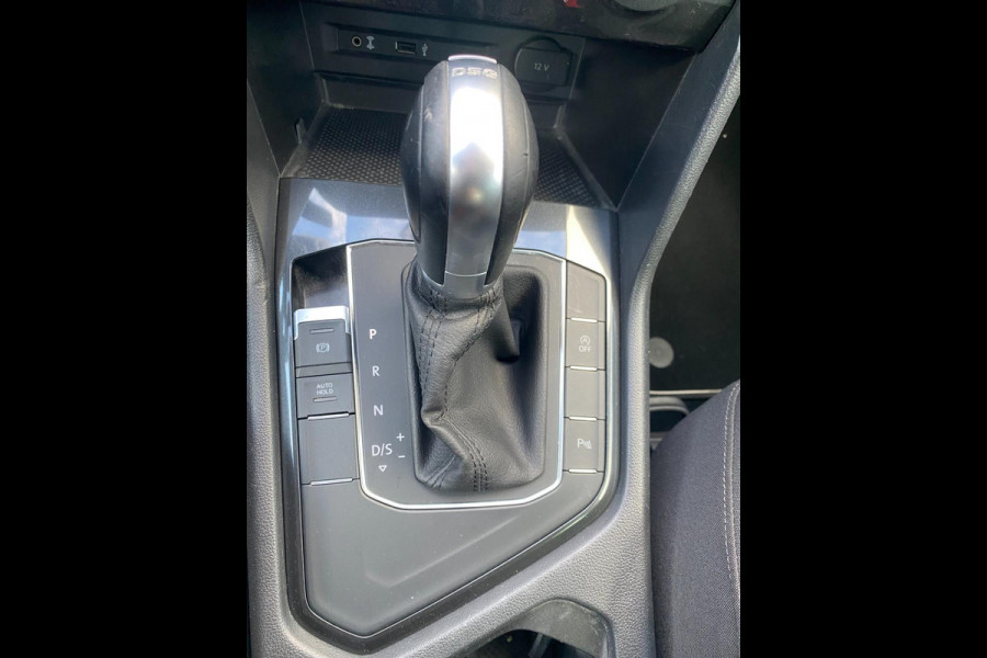 Volkswagen Tiguan 1.4 TSI R-Line |DSG | ACC |Trekhaak |Massagestoel|Stoel/stuurverw |Dealer onderh KM 52.900 !!!