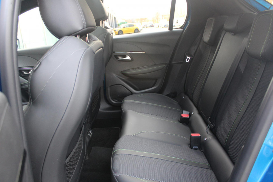 Peugeot 208 1.2 100PK GT | PANORAMA DAK | KEYLESS ENTRY/START | DRAADLOZE APPLE CARPLAY/ANDROID AUTO | CAMERA VOOR + ACHTER | DRAADLOZE TELEFOONLADER | 17" LICHTEMTALEN VELGEN | FULL LED KOPLAMPEN | DODEHOEK DETECTIE | PARKEERSENSOREN VOOR + ACHTER | CRUISE CONTROL | CLIMATE CONTROL |