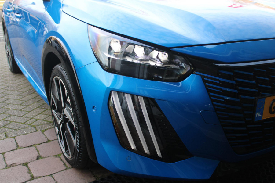 Peugeot 208 1.2 100PK GT | PANORAMA DAK | KEYLESS ENTRY/START | DRAADLOZE APPLE CARPLAY/ANDROID AUTO | CAMERA VOOR + ACHTER | DRAADLOZE TELEFOONLADER | 17" LICHTEMTALEN VELGEN | FULL LED KOPLAMPEN | DODEHOEK DETECTIE | PARKEERSENSOREN VOOR + ACHTER | CRUISE CONTROL | CLIMATE CONTROL |