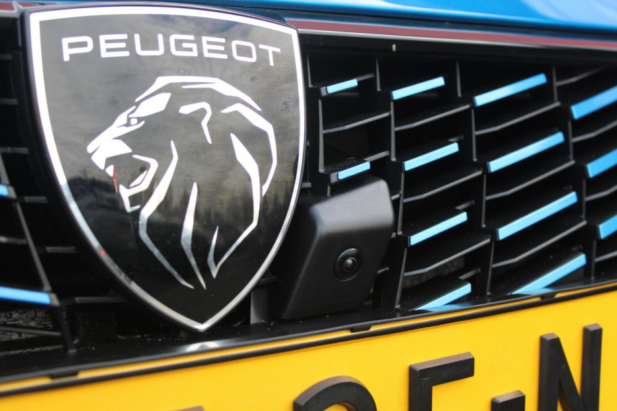 Peugeot 208 1.2 100PK GT | PANORAMA DAK | KEYLESS ENTRY/START | DRAADLOZE APPLE CARPLAY/ANDROID AUTO | CAMERA VOOR + ACHTER | DRAADLOZE TELEFOONLADER | 17" LICHTEMTALEN VELGEN | FULL LED KOPLAMPEN | DODEHOEK DETECTIE | PARKEERSENSOREN VOOR + ACHTER | CRUISE CONTROL | CLIMATE CONTROL |