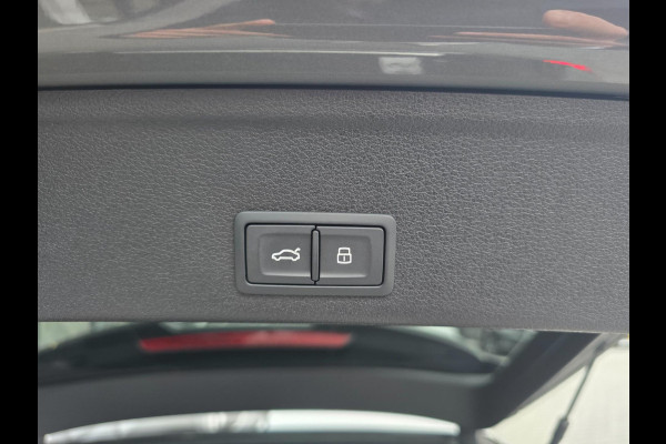 Audi A4 AVANT 40 TFSI S edition Competition B&O/Pano/Massage/Trekhaak