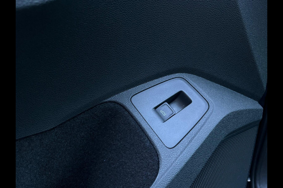 Volkswagen Tiguan 1.4 TSI Comfortline R-Line, Automaat, Camera, CarPlay, Trekhaak, Pano