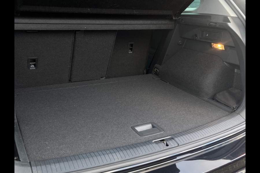 Volkswagen Tiguan 1.4 TSI Comfortline R-Line, Automaat, Camera, CarPlay, Trekhaak, Pano